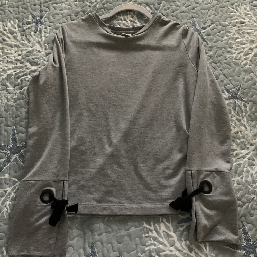 black and gray belle long sleeve shirt w/ bows